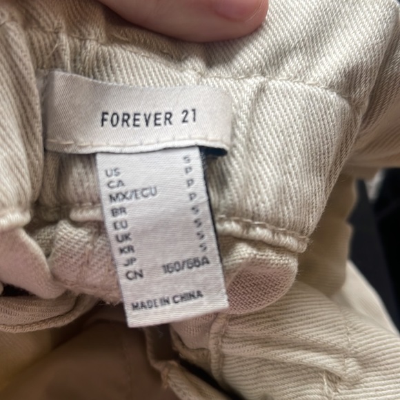Forever 21 Jeans - Picture 3 of 3